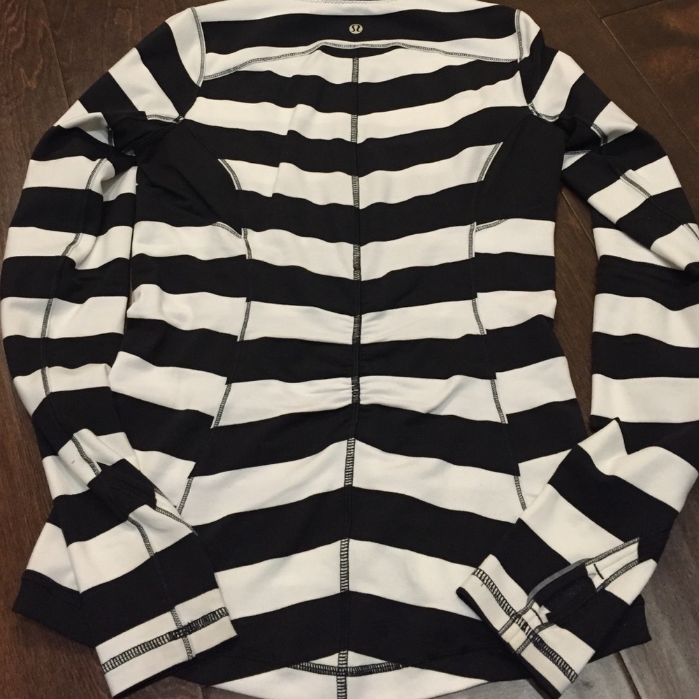 lululemon black and white striped top - Picture 3 of 4